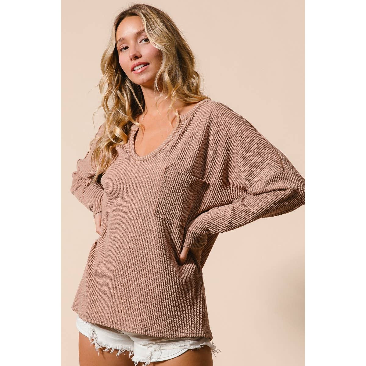 WAVY TWO TONE RIB NOTCH NECK PATCH POCKET TOP
