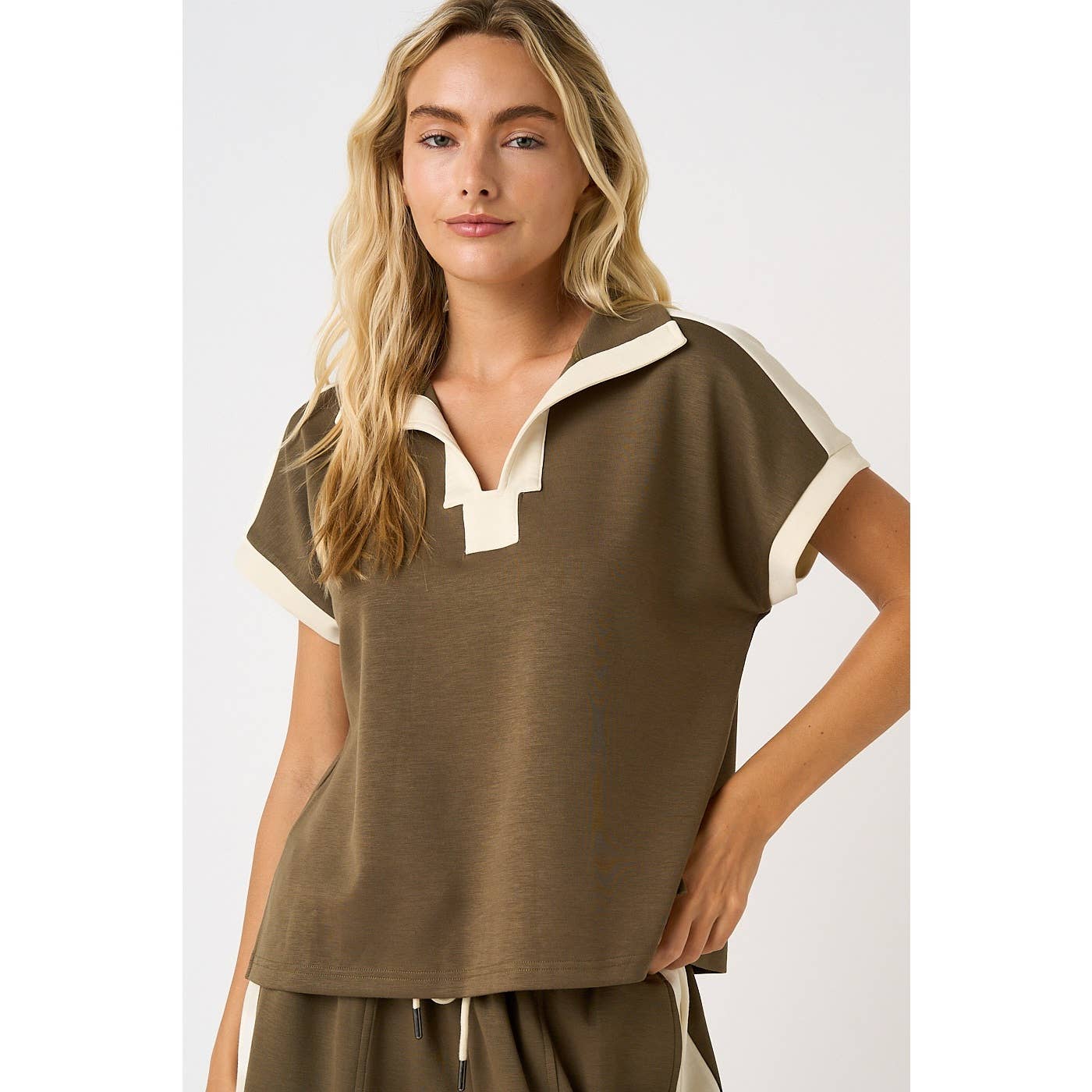 CLOUD KNIT CONTRAST STRIPE POLO SHORT SLEEVE TOP
