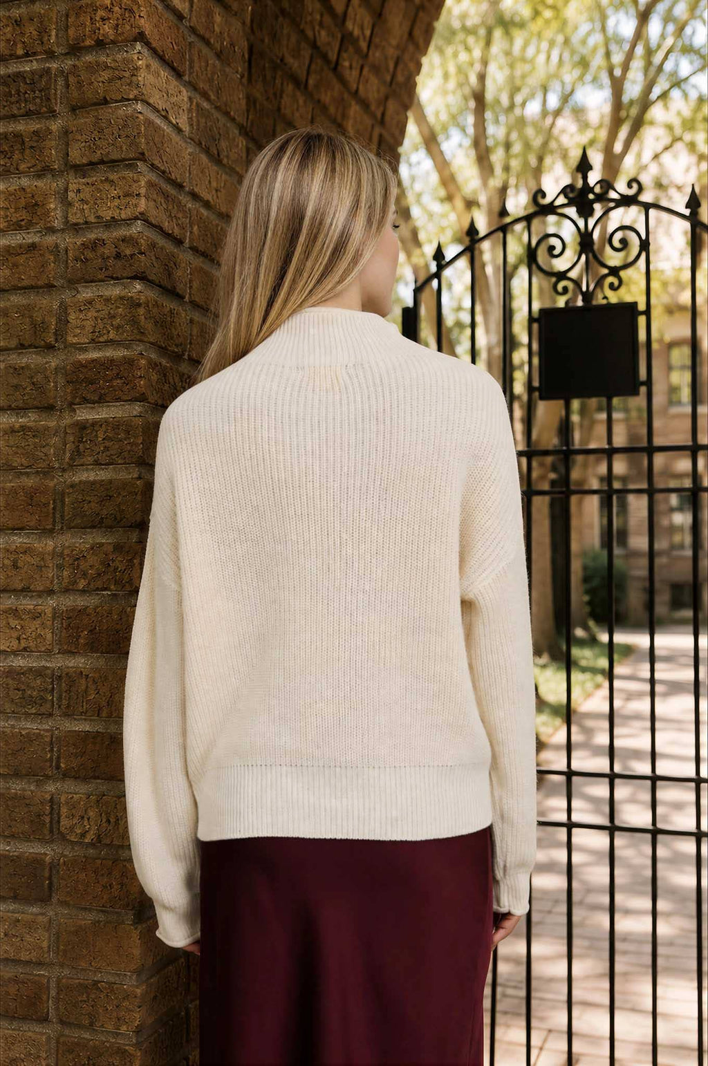 RIBBED ROLLED MOCK NECK CROPPED KNIT SWEATER
