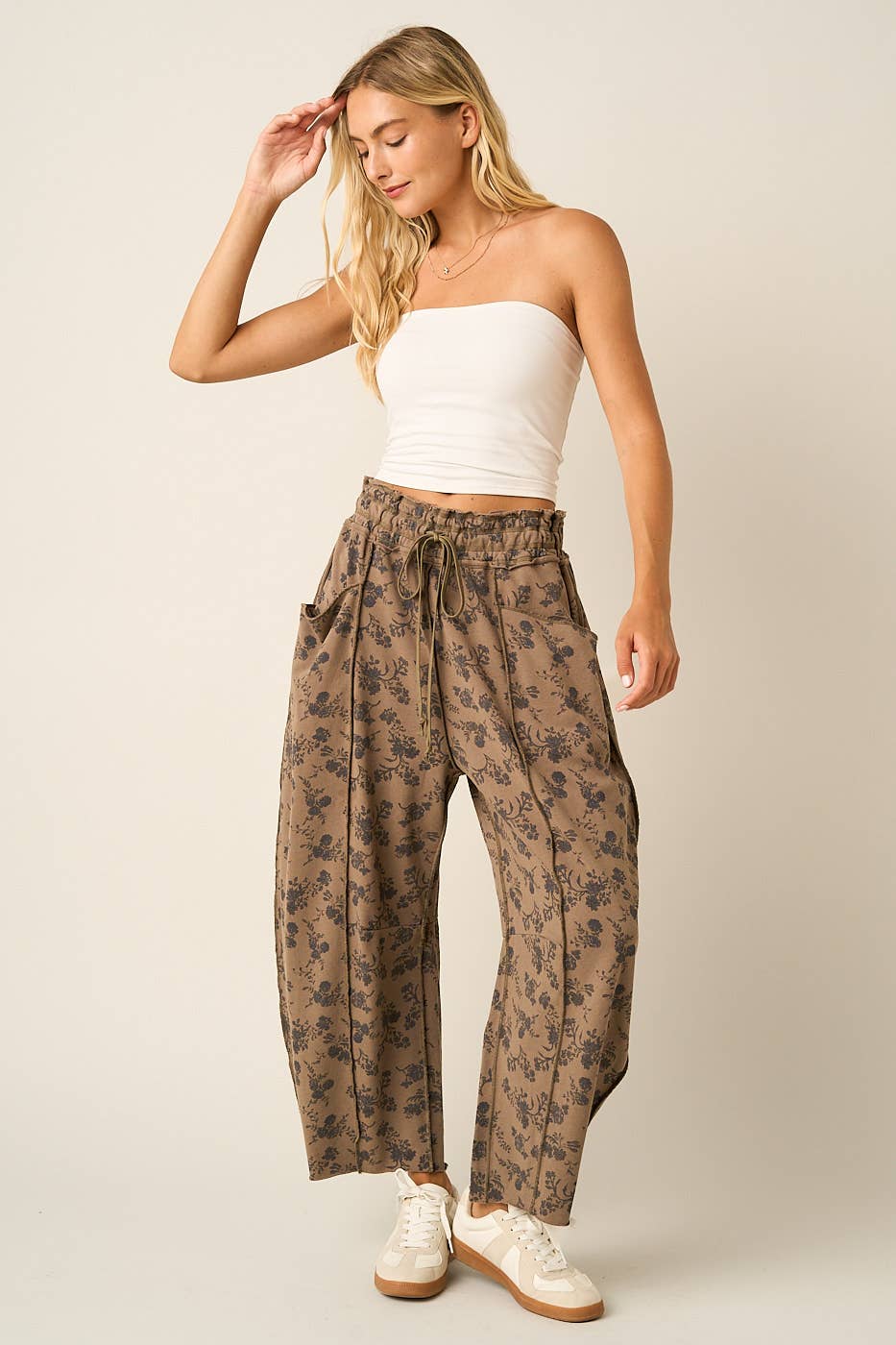 BLUE FLORAL PRINT SEAM DETAIL PULL ON BARREL PANTS