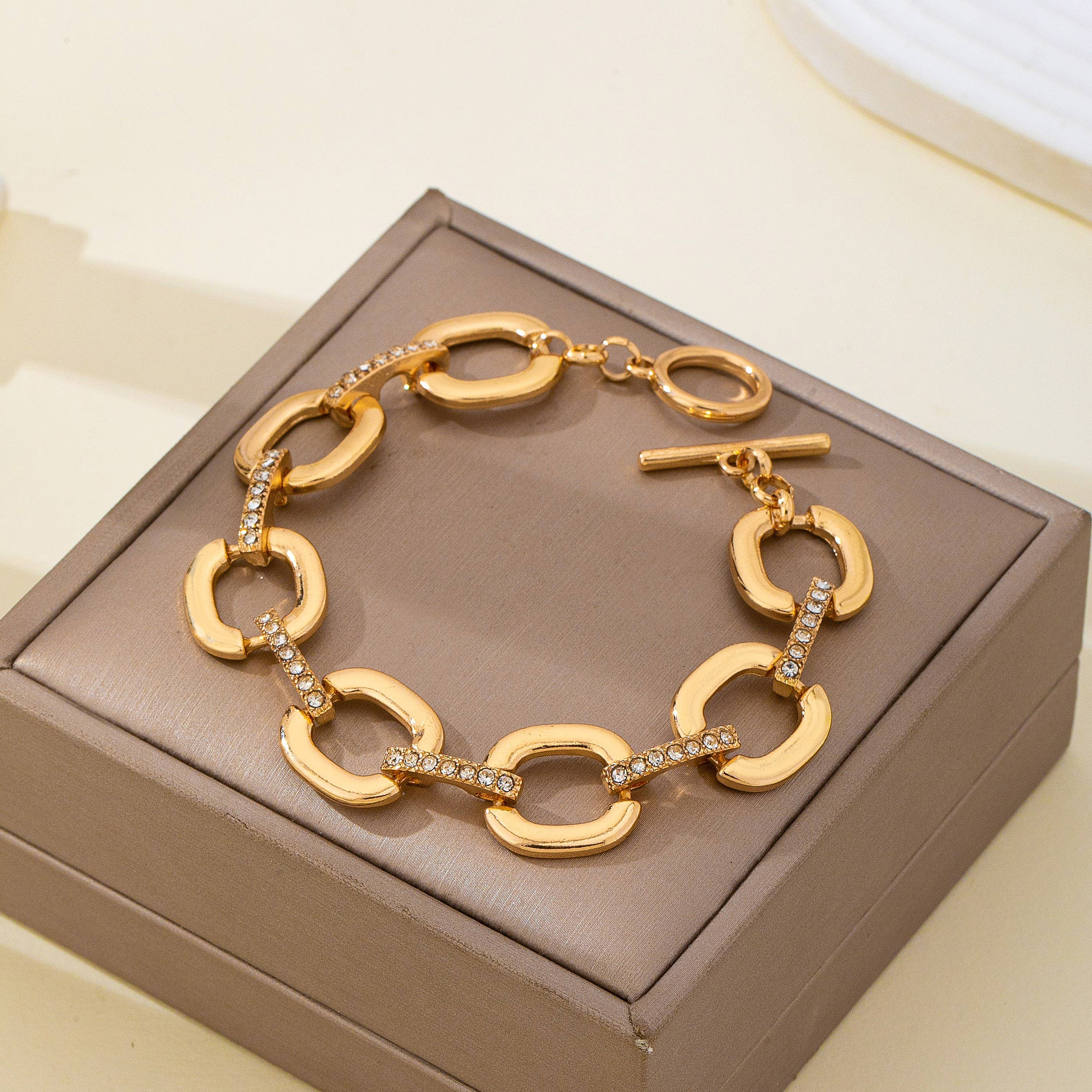 Crystal Glass Pave Bar Link Chain Toggle Bracelet | 80B1890