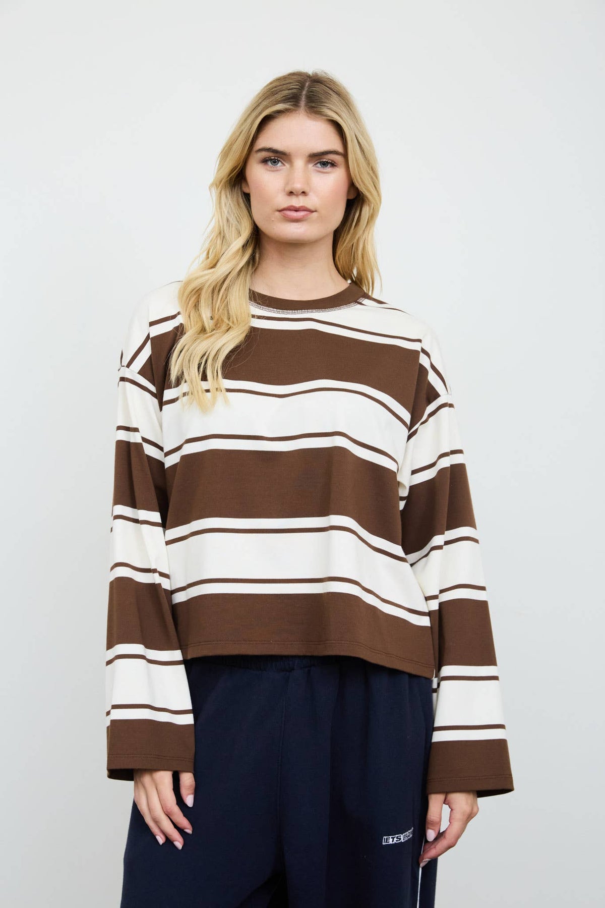 WIDE STRIPE CREW NECK LONG SLEEVE KNIT SWEATSHIRT