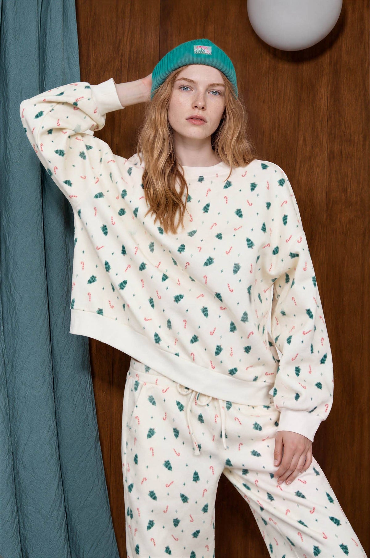 HOLIDAY TREE & CANDY CANE CREW KNIT TOP