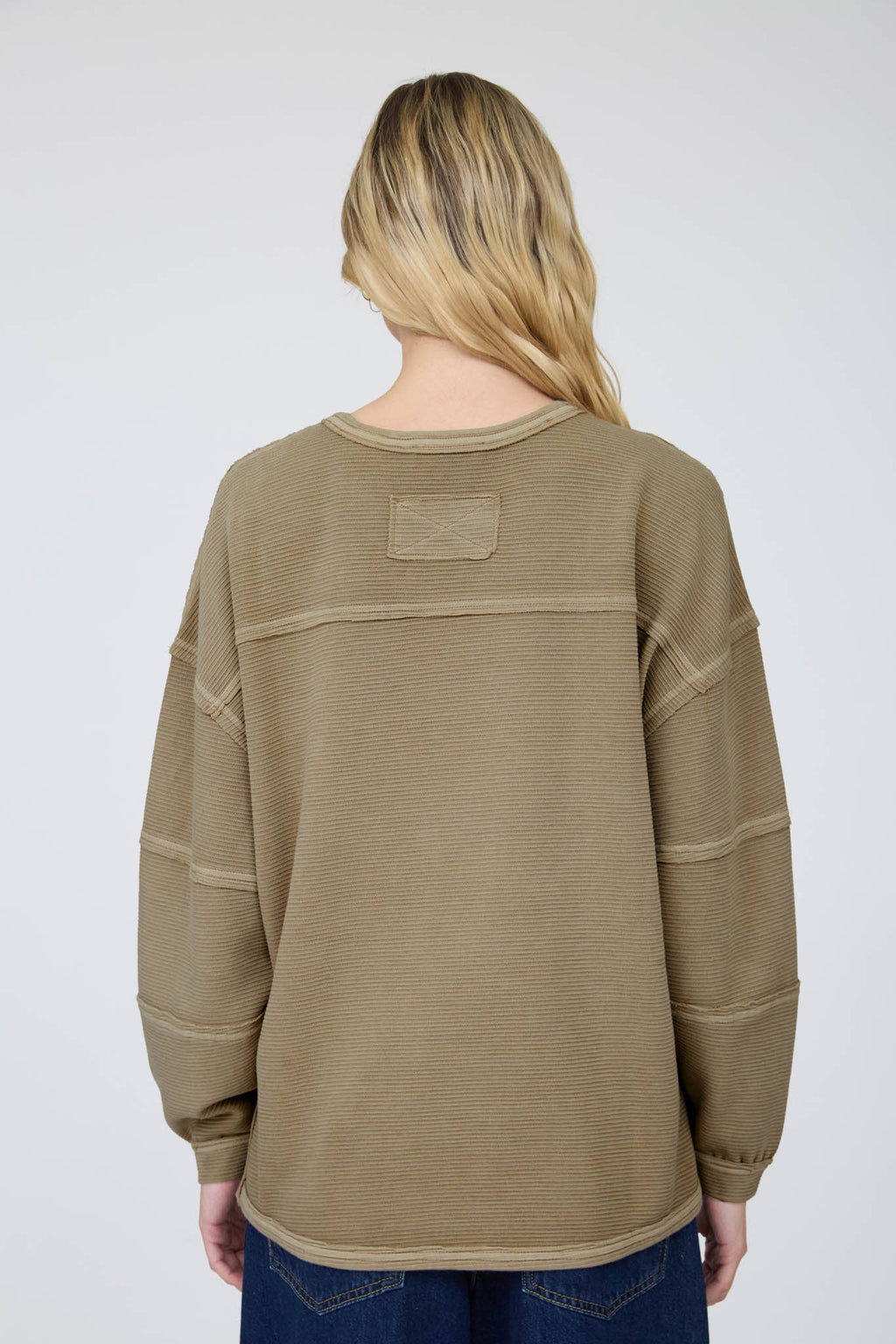 EXPOSED SEAM DETAIL LONG SLEEVE KNIT TOP