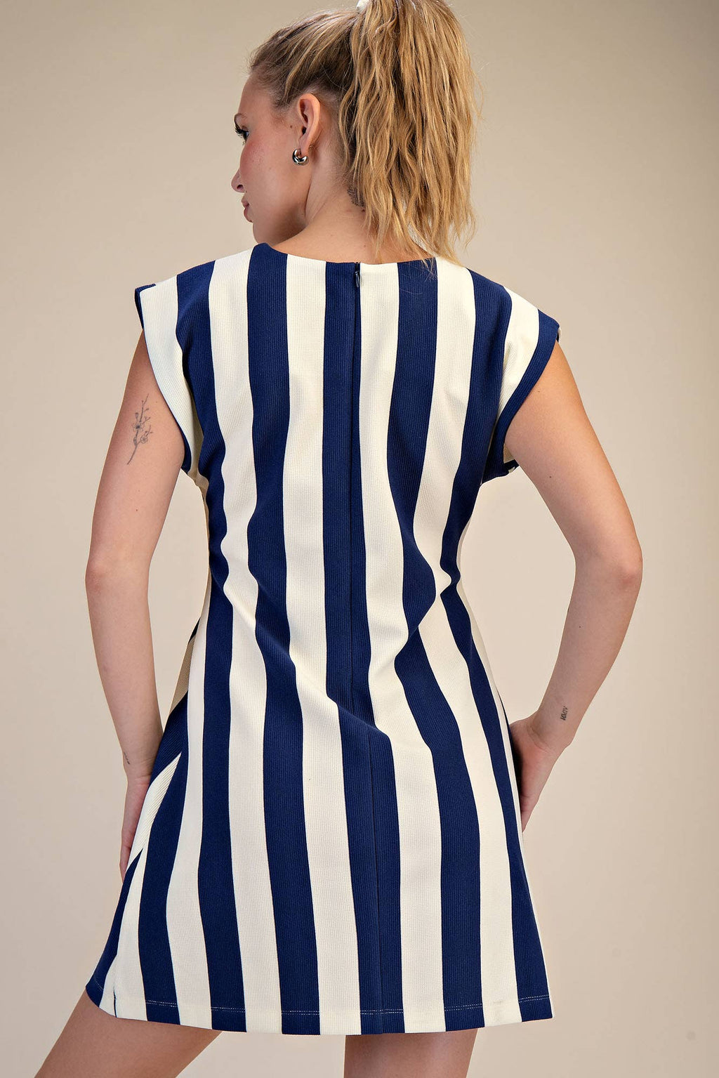 Round Neck Waist Pleated Mini Dress