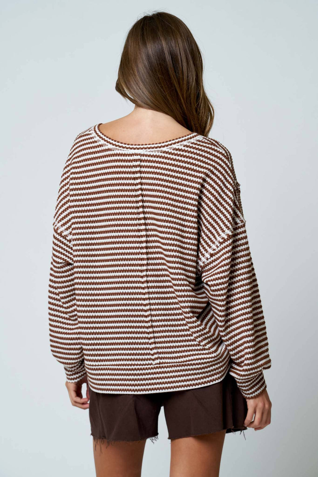 STRIPE SPLIT NECK LONG SLEEVE SEAM DETAIL KNIT TOP