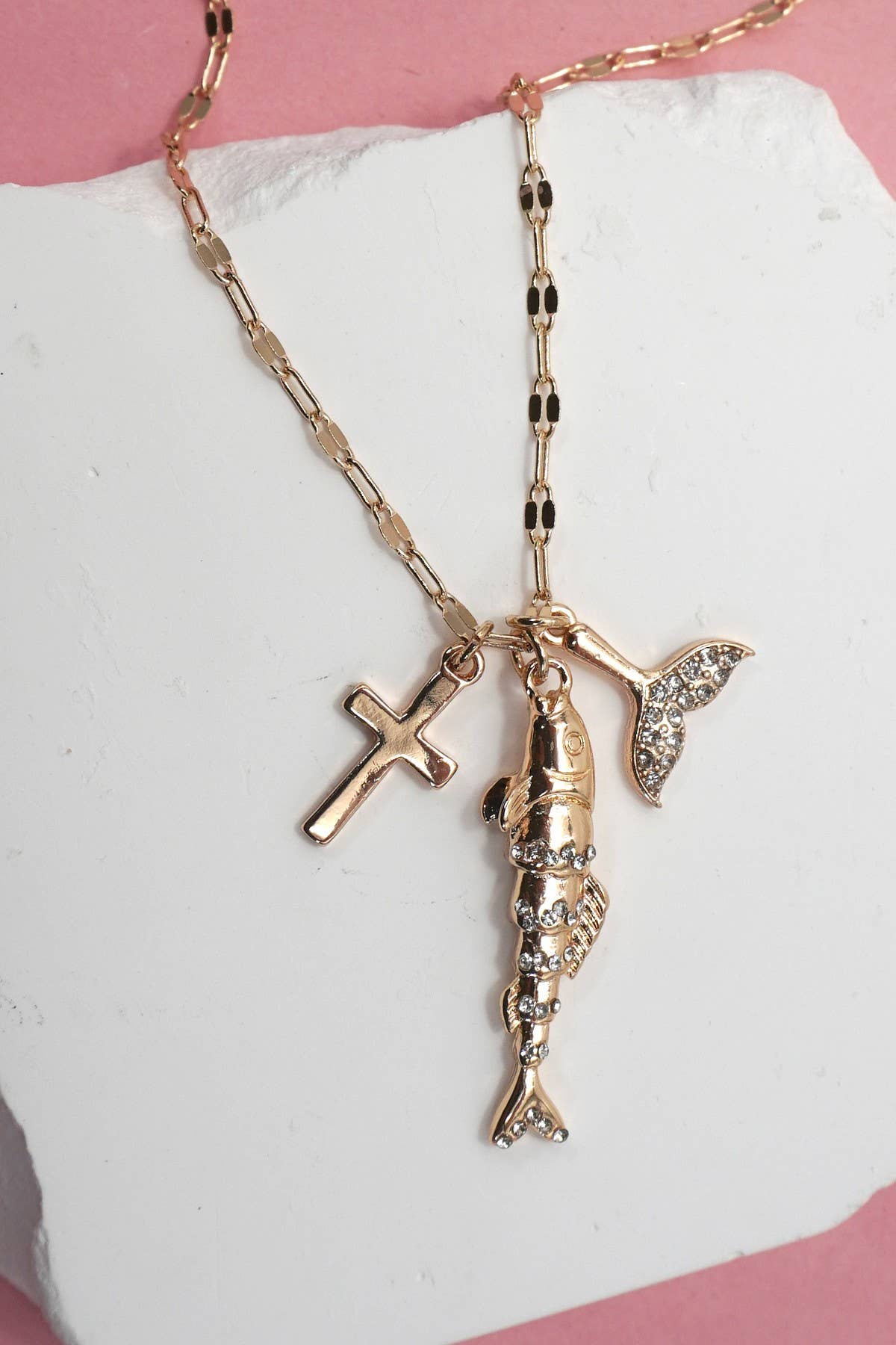 SEA LIFE GOLD RHINESTONE FISH CHARM NECKLACE | 80N92117