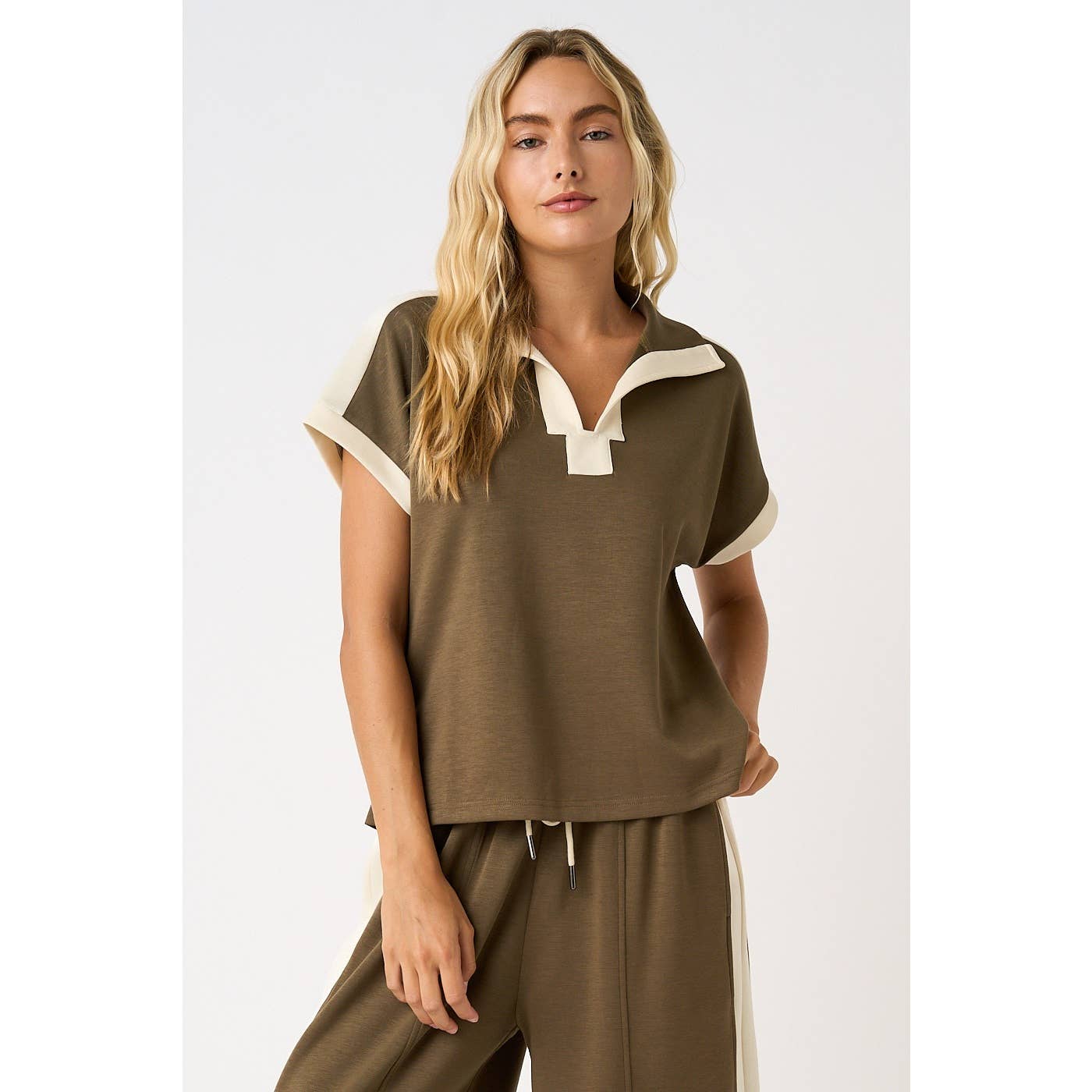 CLOUD KNIT CONTRAST STRIPE POLO SHORT SLEEVE TOP