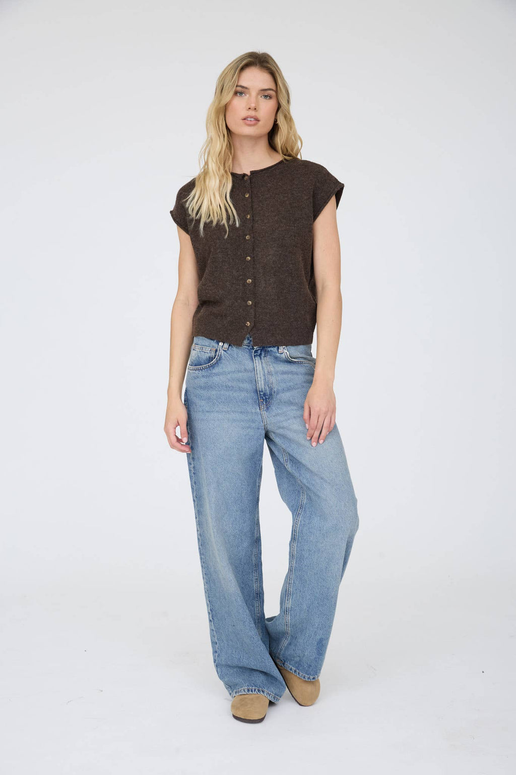 RAW EDGE SLEEVELESS LIGHTWEIGHT CARDIGAN