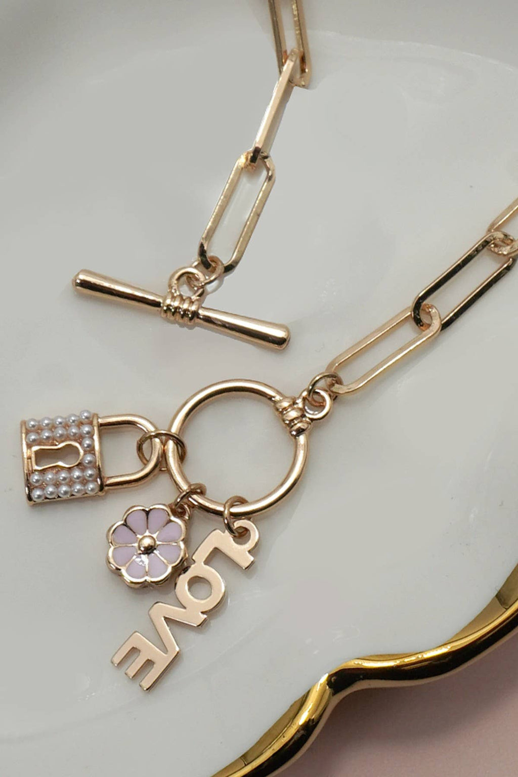 CLUSTER CHARM LOCK FLOWER LOVE TOGGLE NECKLACE | 31N24128