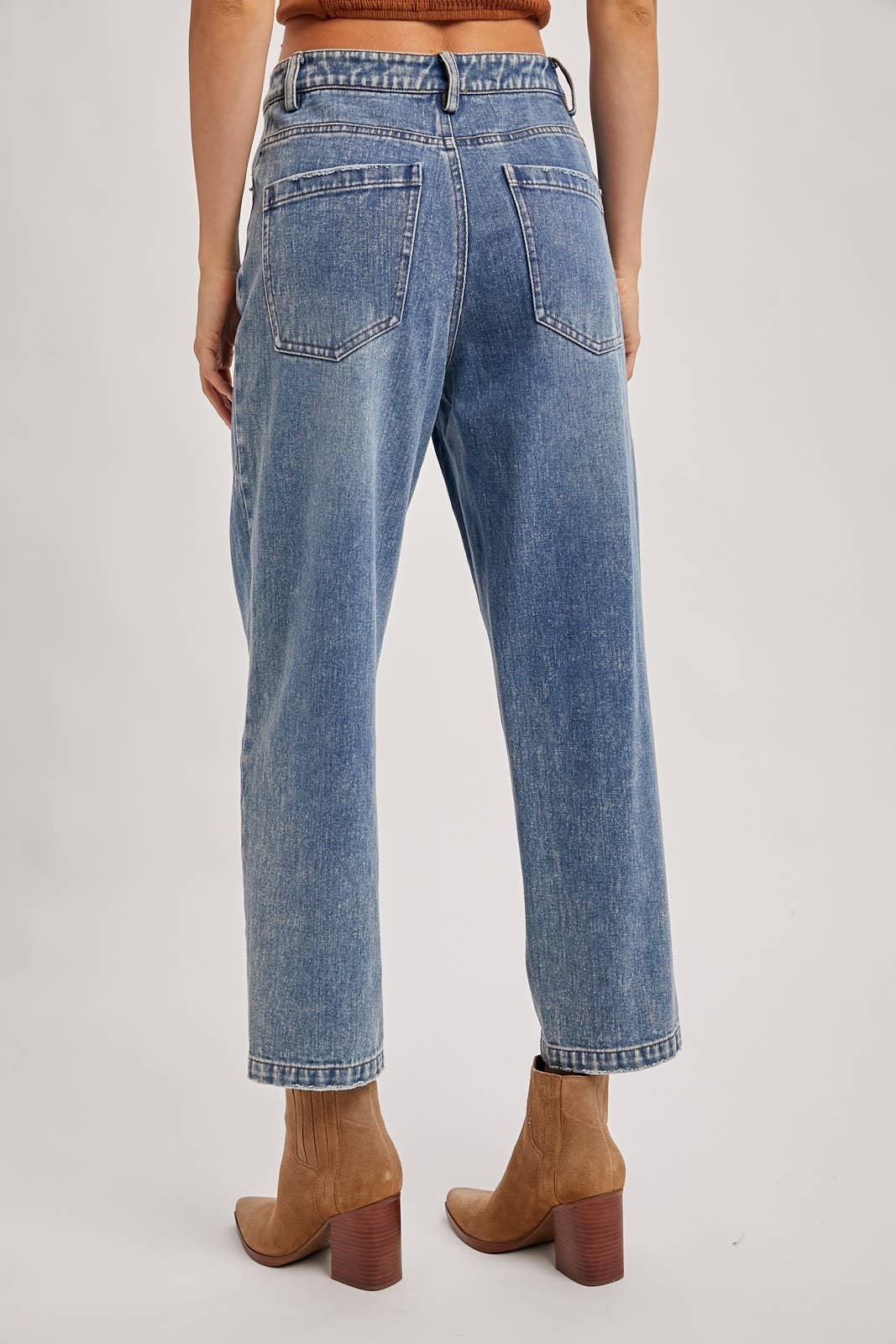 Mid Rise Barrel Jeans