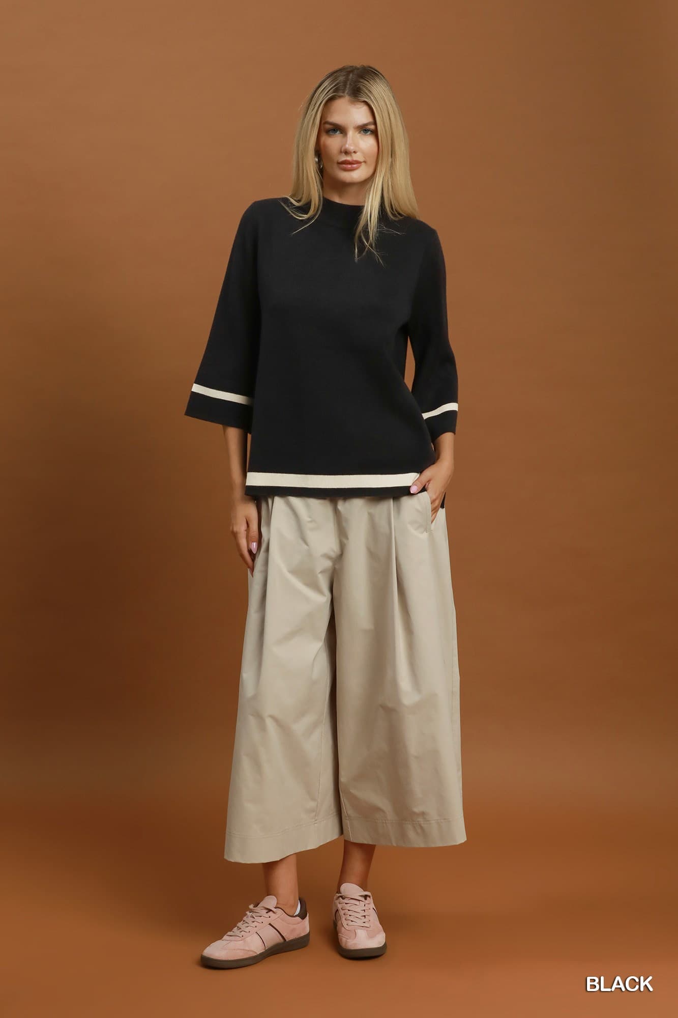 Contrast Trim Mock Neck 3/4 Sleeve Knit Top