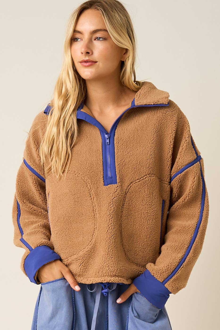 HALF ZIP CONTRAST DETAIL FLEECE SWEATSHIRT