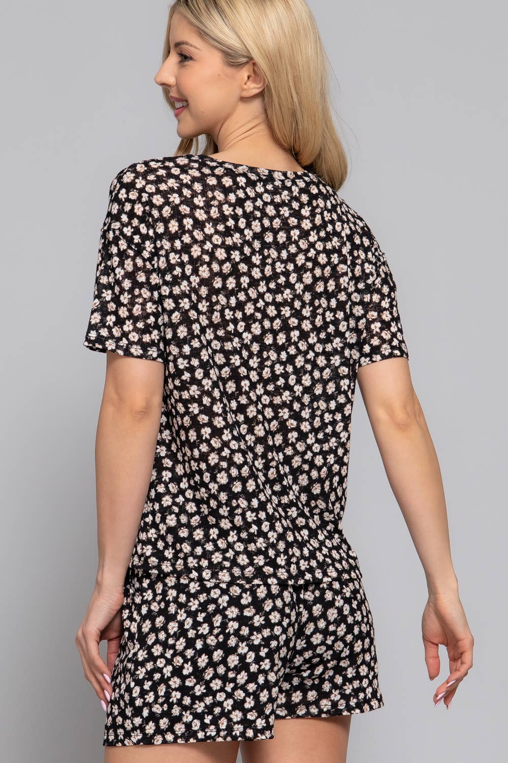 Short Sleeve Round Neck Floral Print Knit Top & Shorts Set