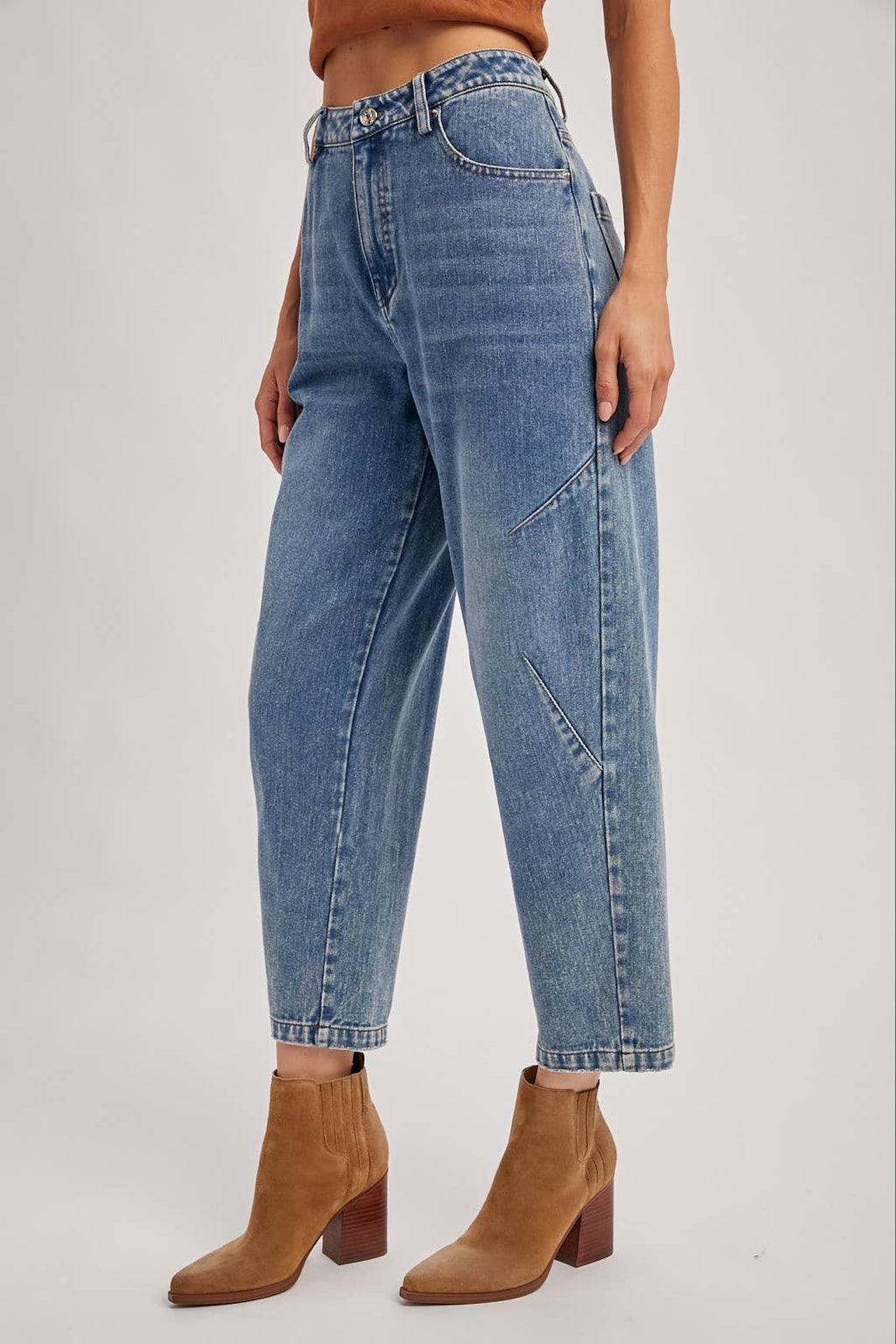Mid Rise Barrel Jeans