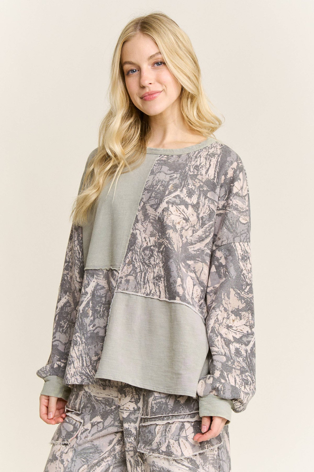 Washed Block Tree Camo Sweatshirt HT6848