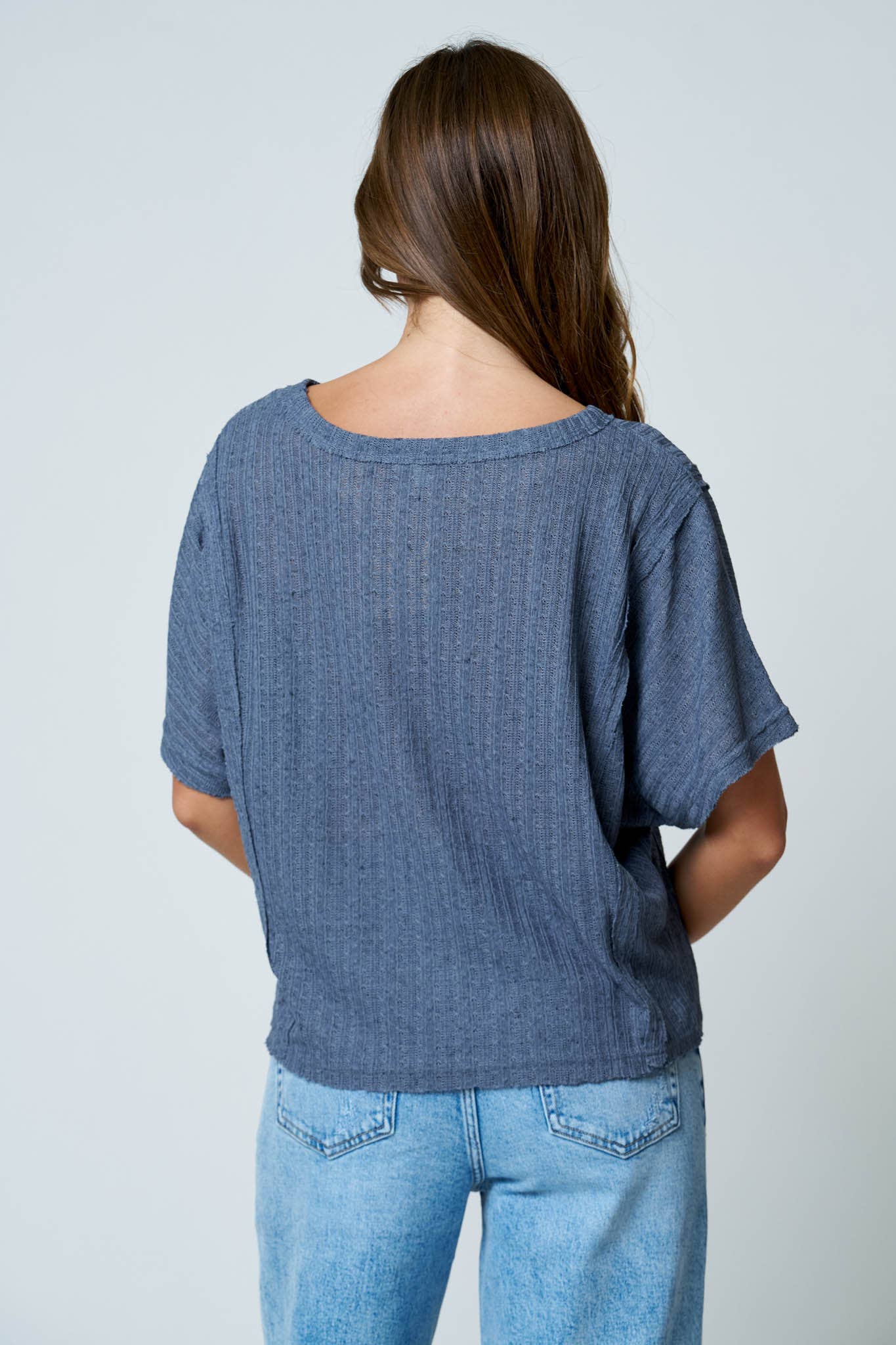 DOLMAN SHORT SLEEVE EXPOSED SEAM TEXTURED KNIT TOP