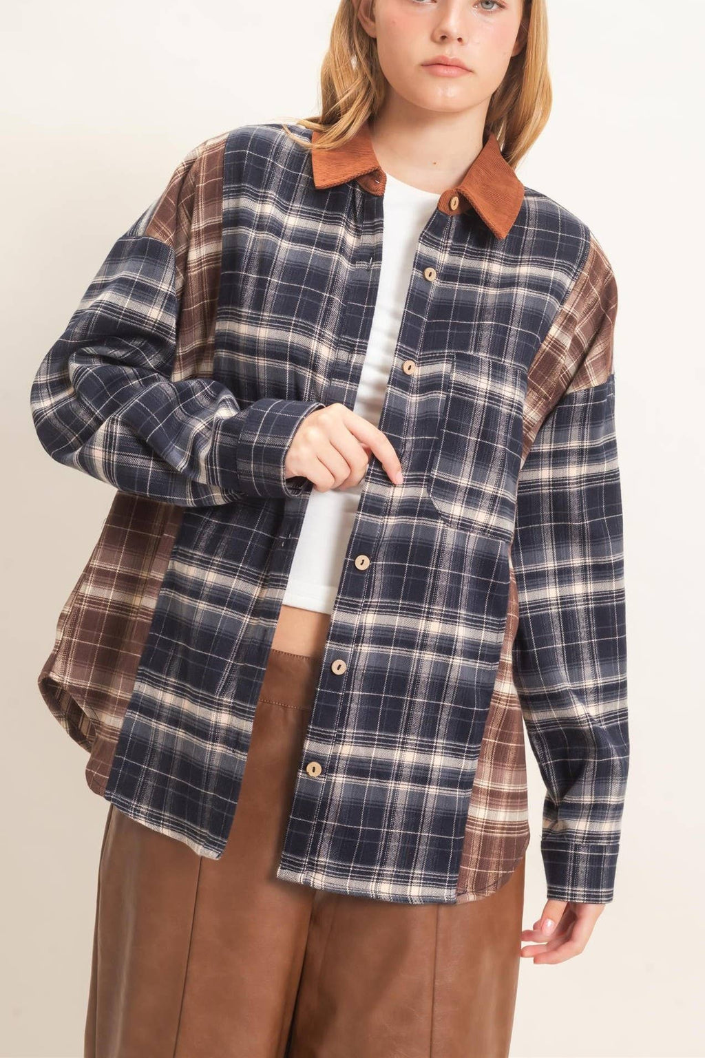 Plaid Button-up Shirt With Corduroy Collar