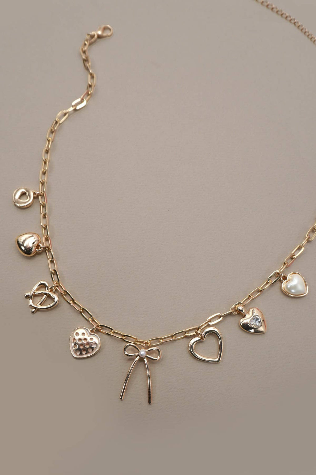 CHARM NECKLACE-BOW MULTI HEARTS PEARL CHARMS | 80N91426
