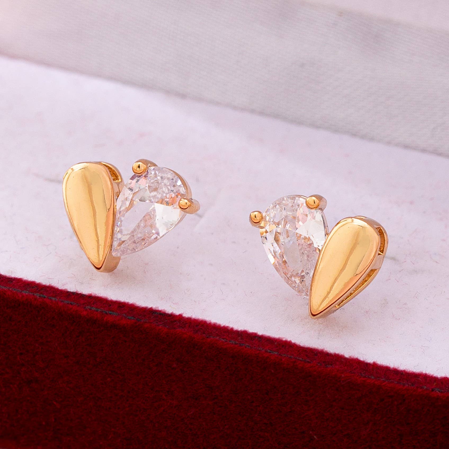 Heart-Shaped Crystal Stud Earrings | 80E61918