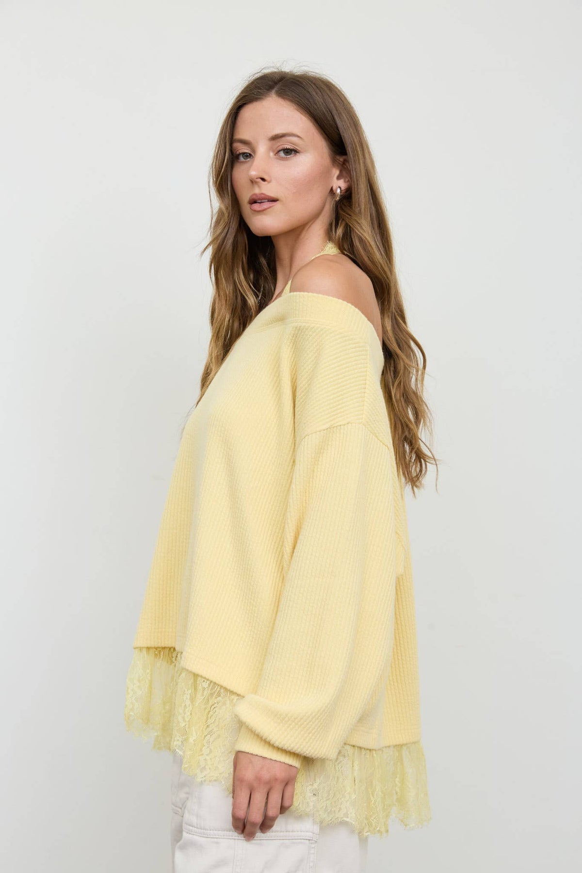 LAYERED HALTER LACE NECK OFF-SHOULDER KNIT TOP