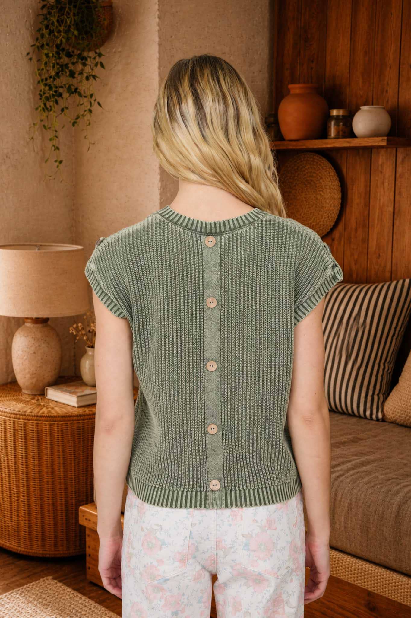 ACID WASHED TAB SLEEVE BACK BUTTON KNIT TOP