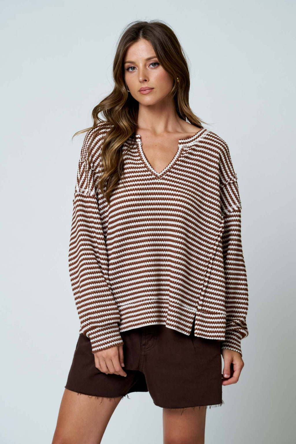 STRIPE SPLIT NECK LONG SLEEVE SEAM DETAIL KNIT TOP