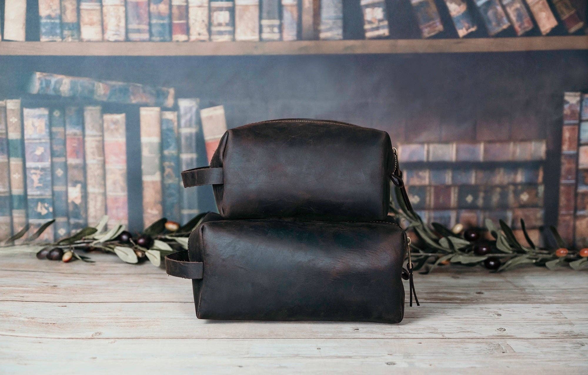 Personalized Leather Dopp Kit & Toiletry Bag, Customized Groomsmen Gift Toiletry Bag, Monogrammed Mens Toiletry Bag, Gift for Him