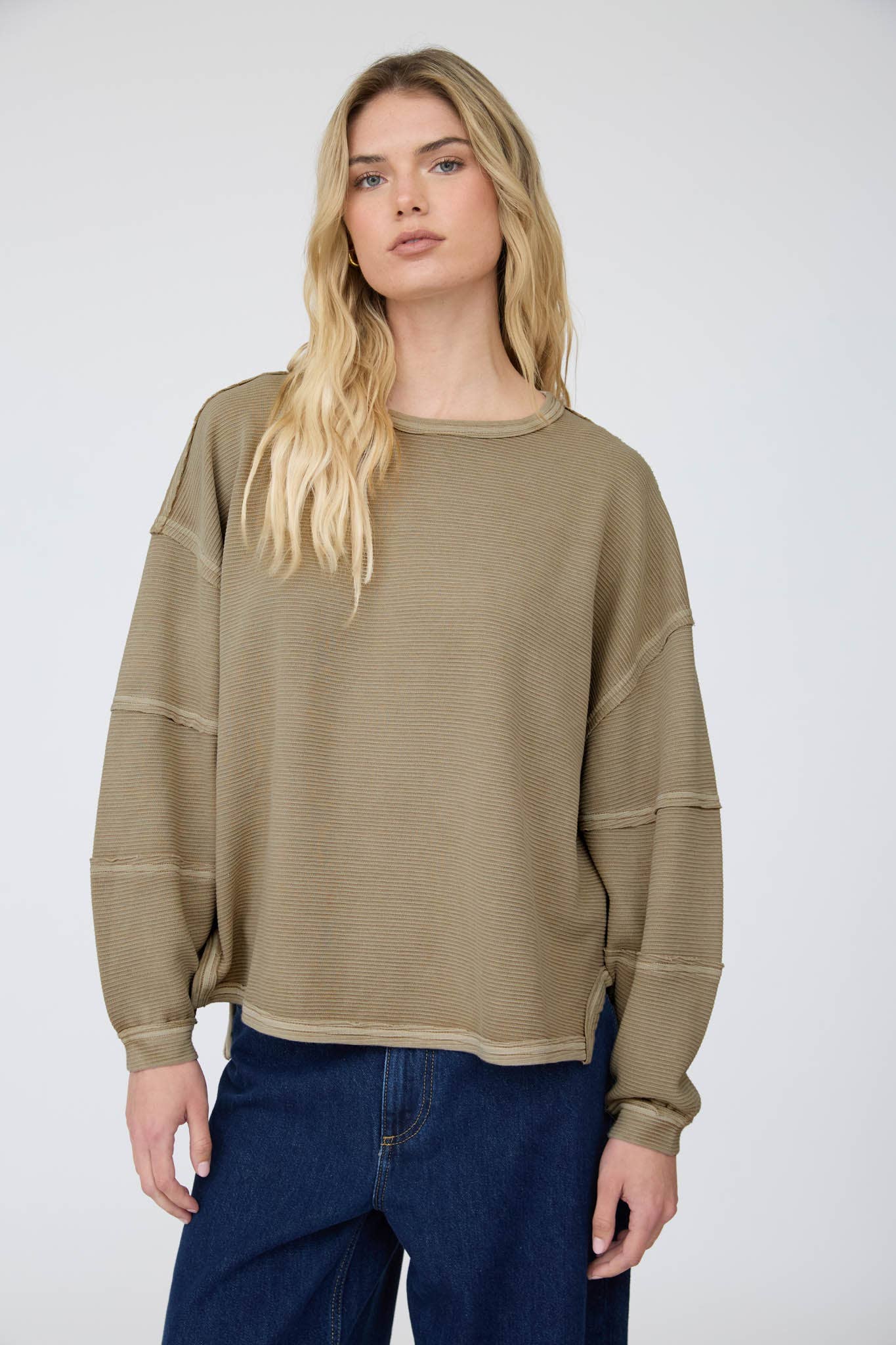 EXPOSED SEAM DETAIL LONG SLEEVE KNIT TOP