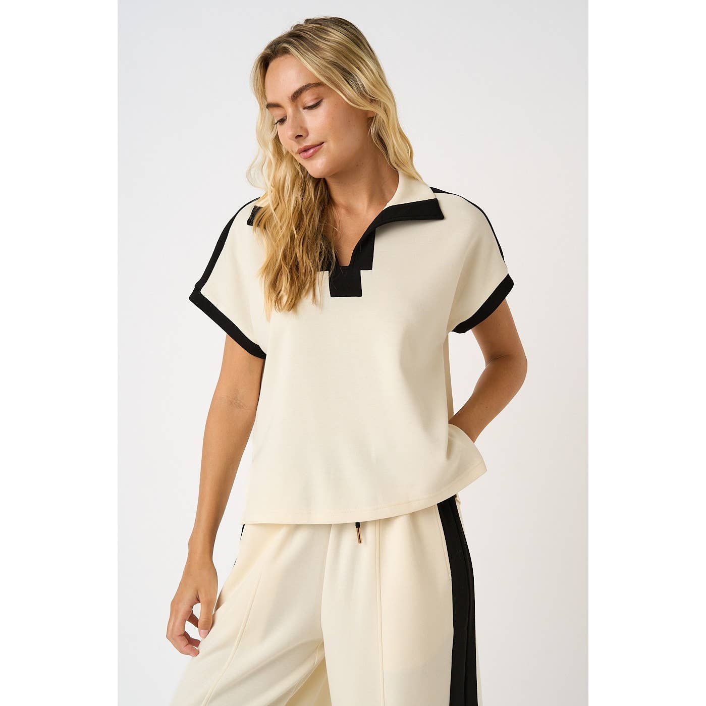 CLOUD KNIT CONTRAST STRIPE POLO SHORT SLEEVE TOP