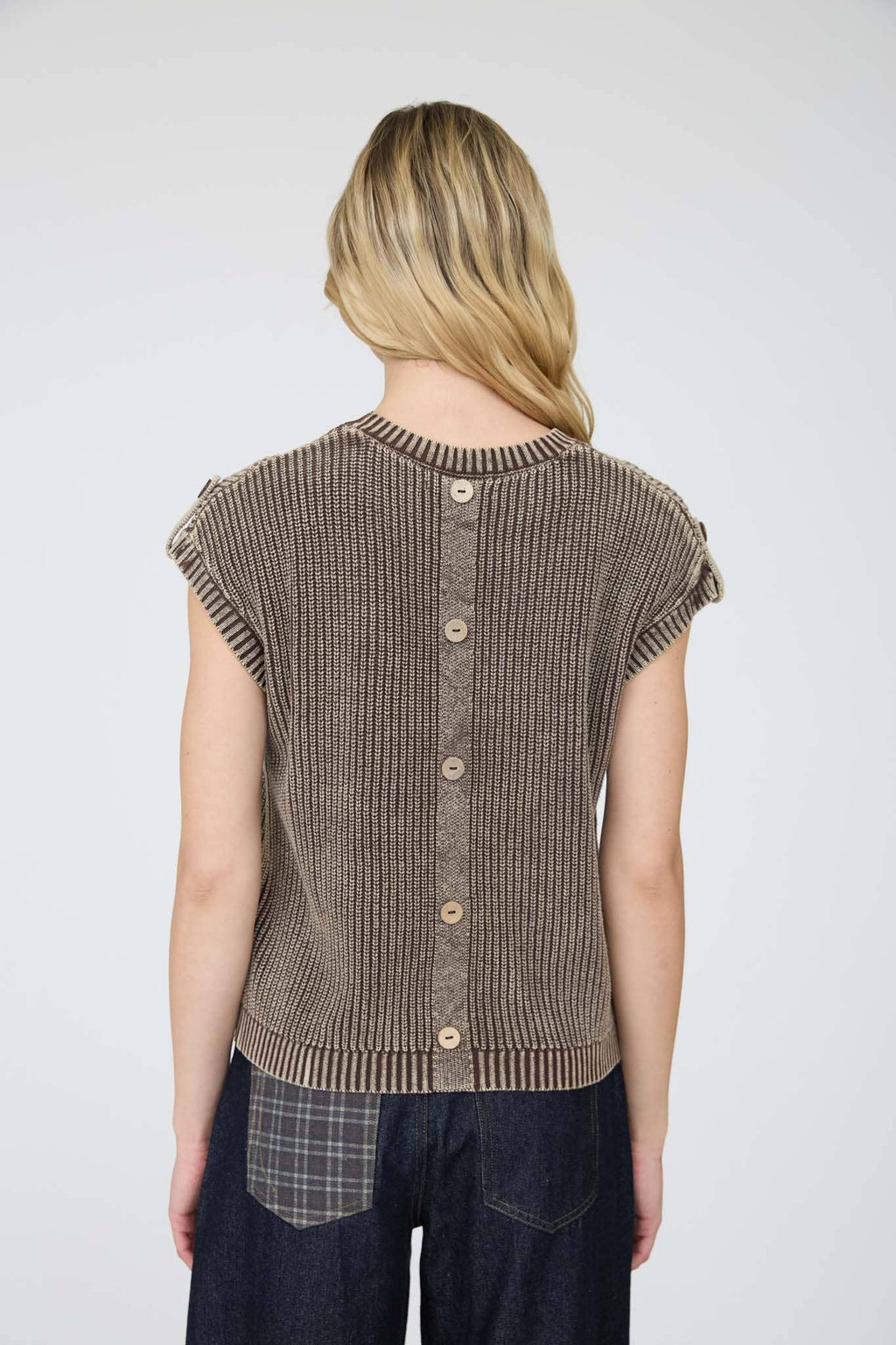 ACID WASHED TAB SLEEVE BACK BUTTON KNIT TOP