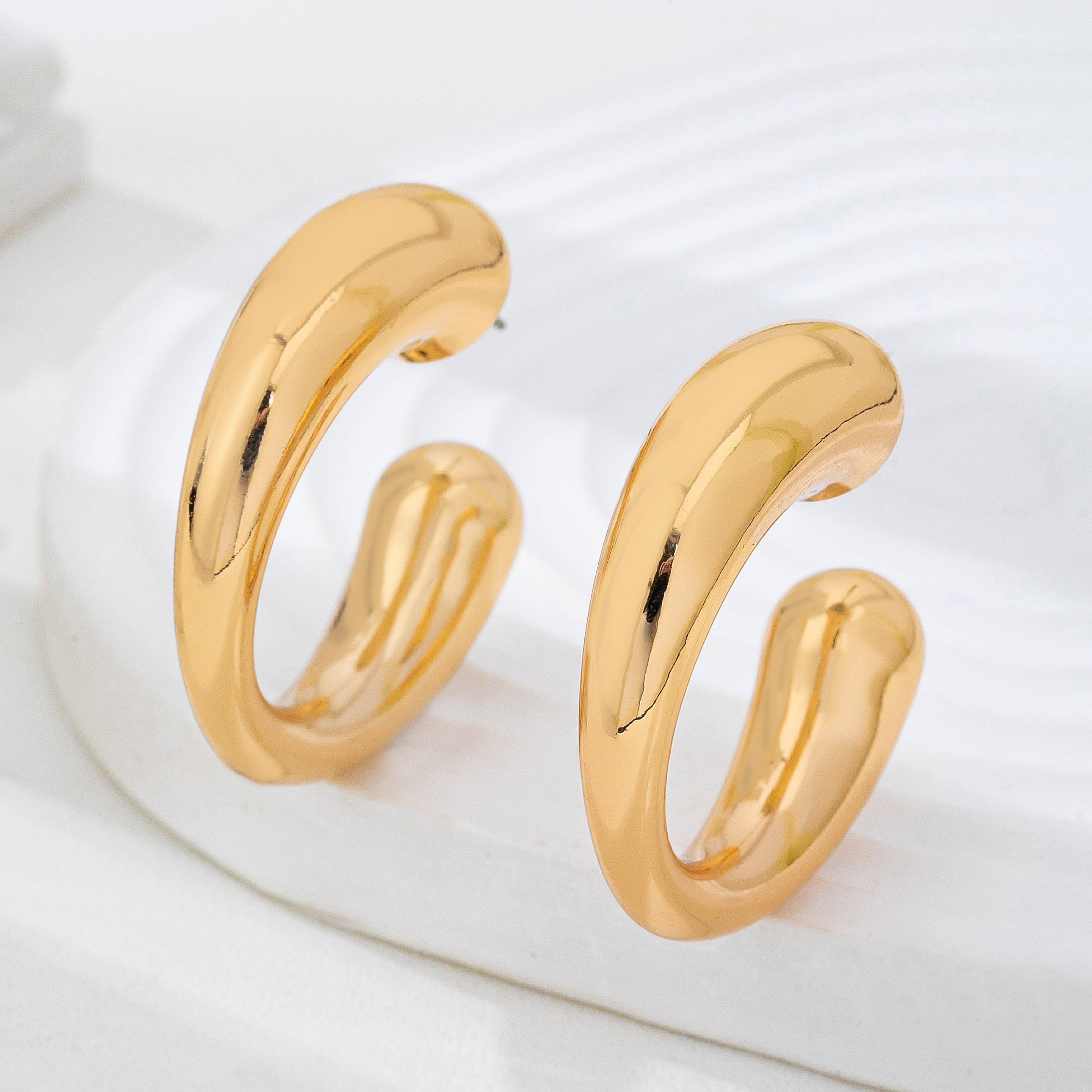Bold Gold-Tone Chunky Tubular Open Hoop Earrings | 80E62231