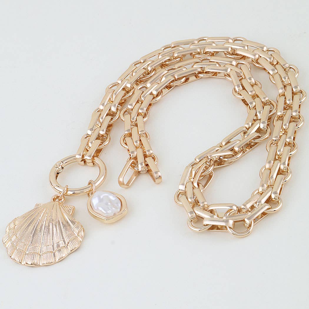 Polished Seashell Pendant Toggle Chain Necklace