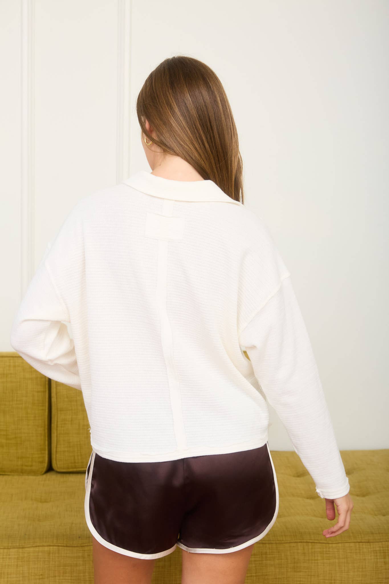 EXPOSED SEAM LONG SLEEVE TEXTURED KNIT POLO