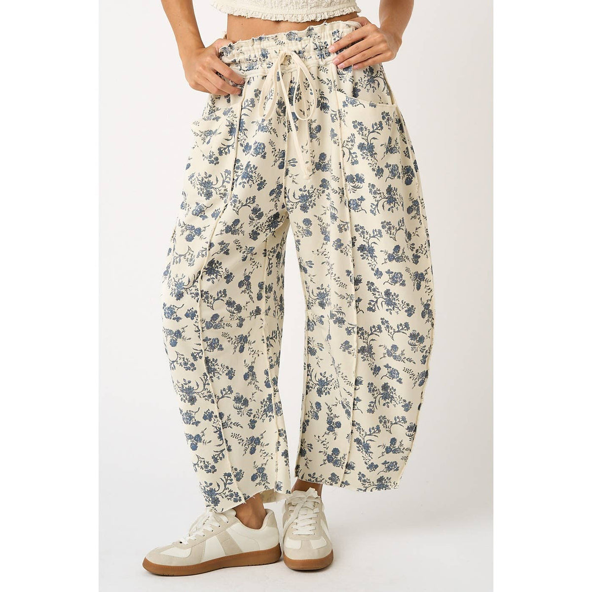 BLUE FLORAL PRINT SEAM DETAIL PULL ON BARREL PANTS
