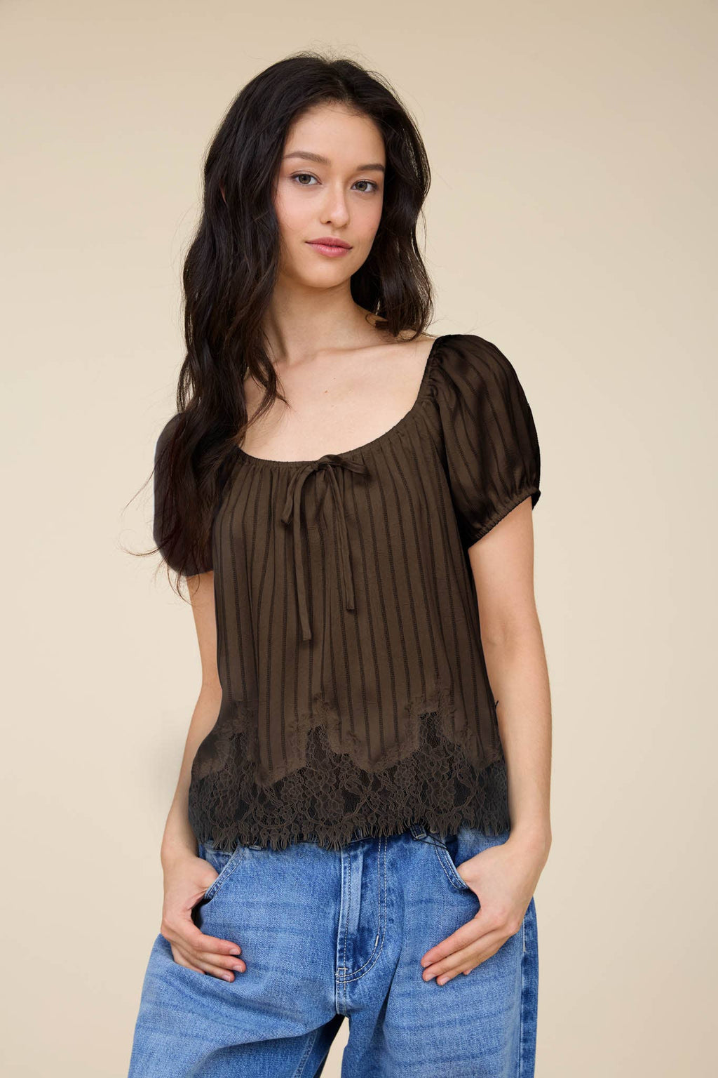 PINSTRIPE FRONT TIE LACE HEM SHORT PUFF SLEEVE TOP