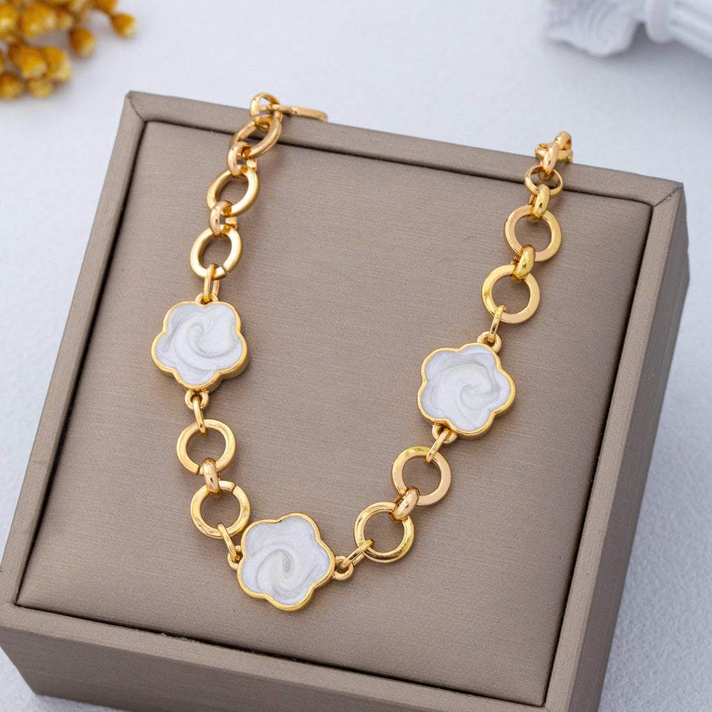 Enamel Quatrofoil Link Toggle Bracelet | 80B1801