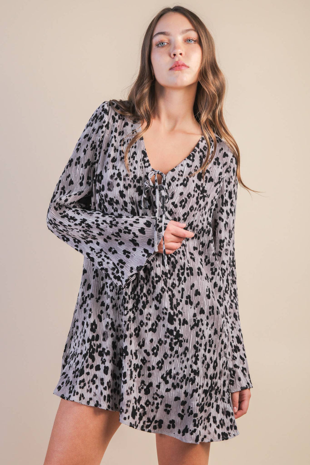 ND31903-Leopard Printed Pleated Mini Dress