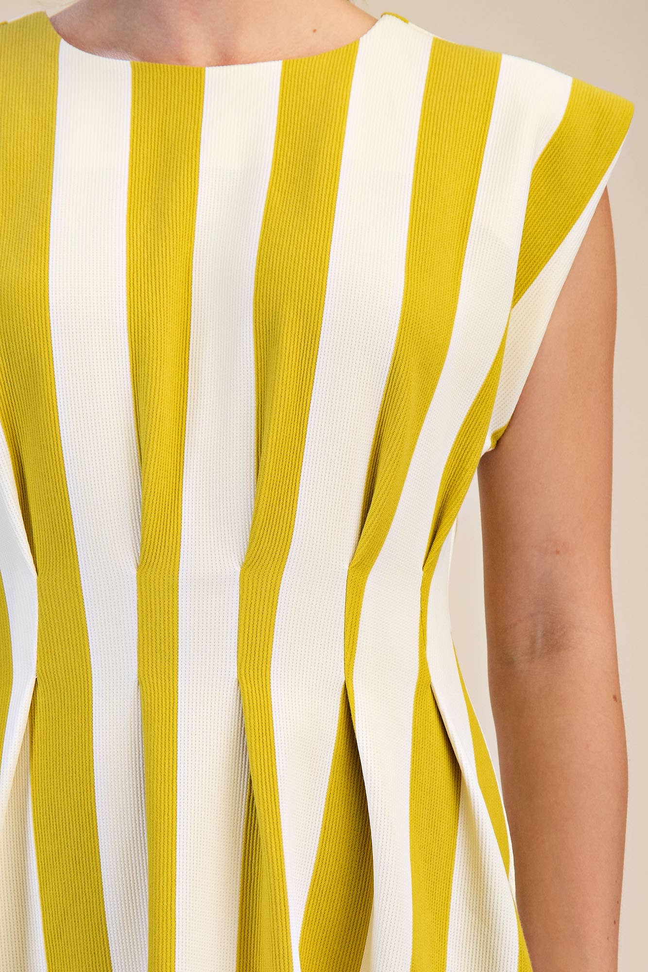 Round Neck Waist Pleated Mini Dress