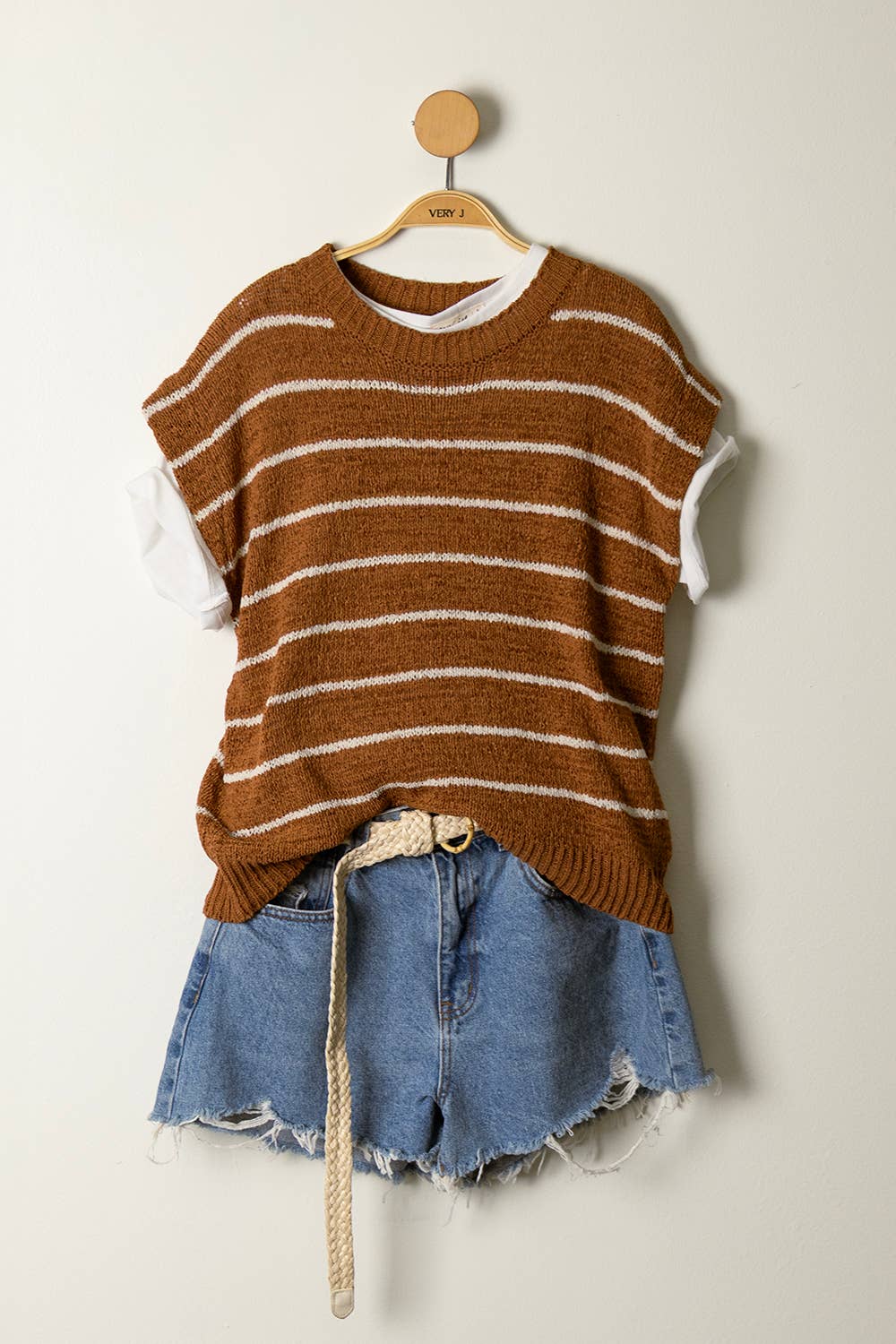 12W3319N-Striped Knit Sweater Vest Top