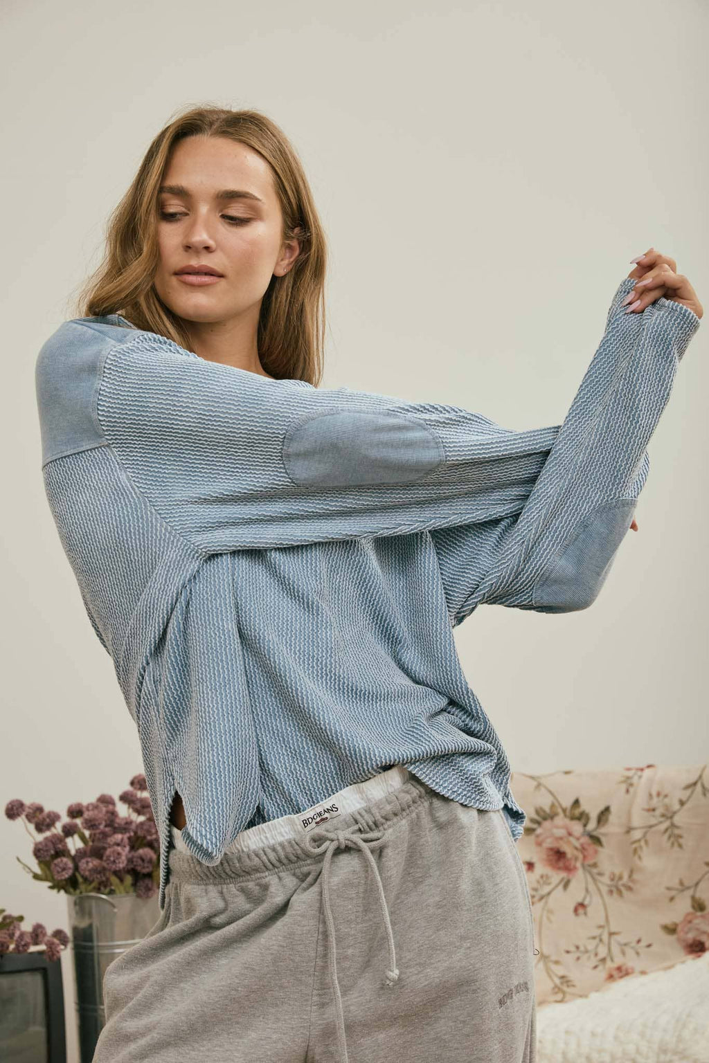 BOXY TEXTURED LONG SLEEVE WASHED KNIT TOP