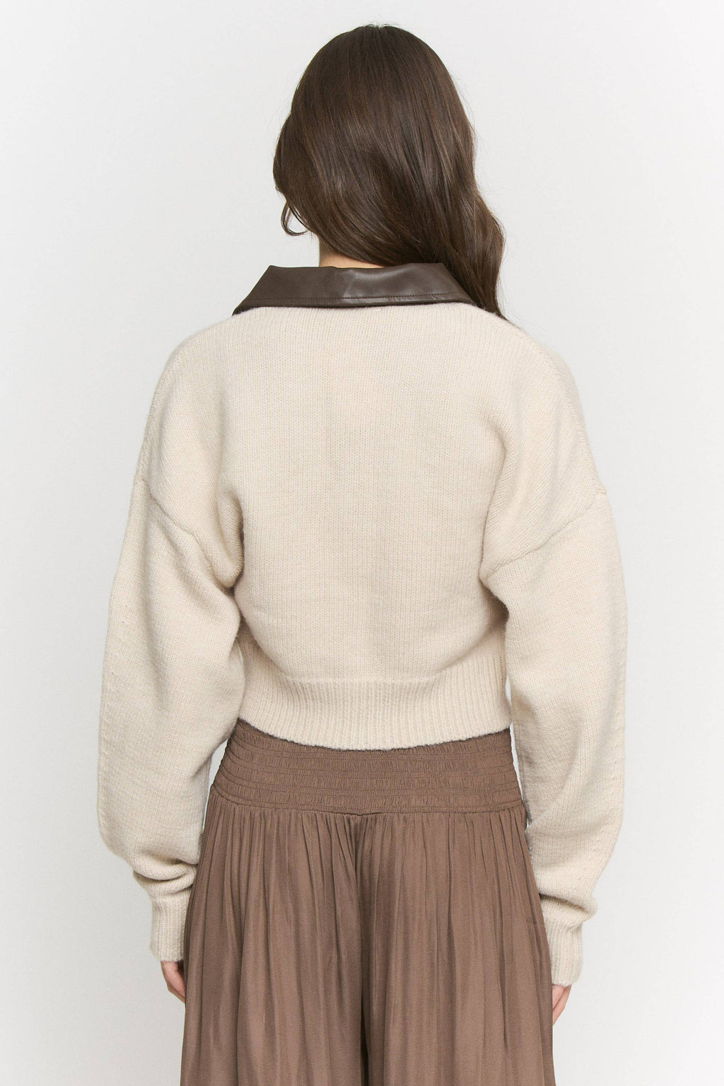 CONTRAST COLLAR ZIP-UP SWEATER