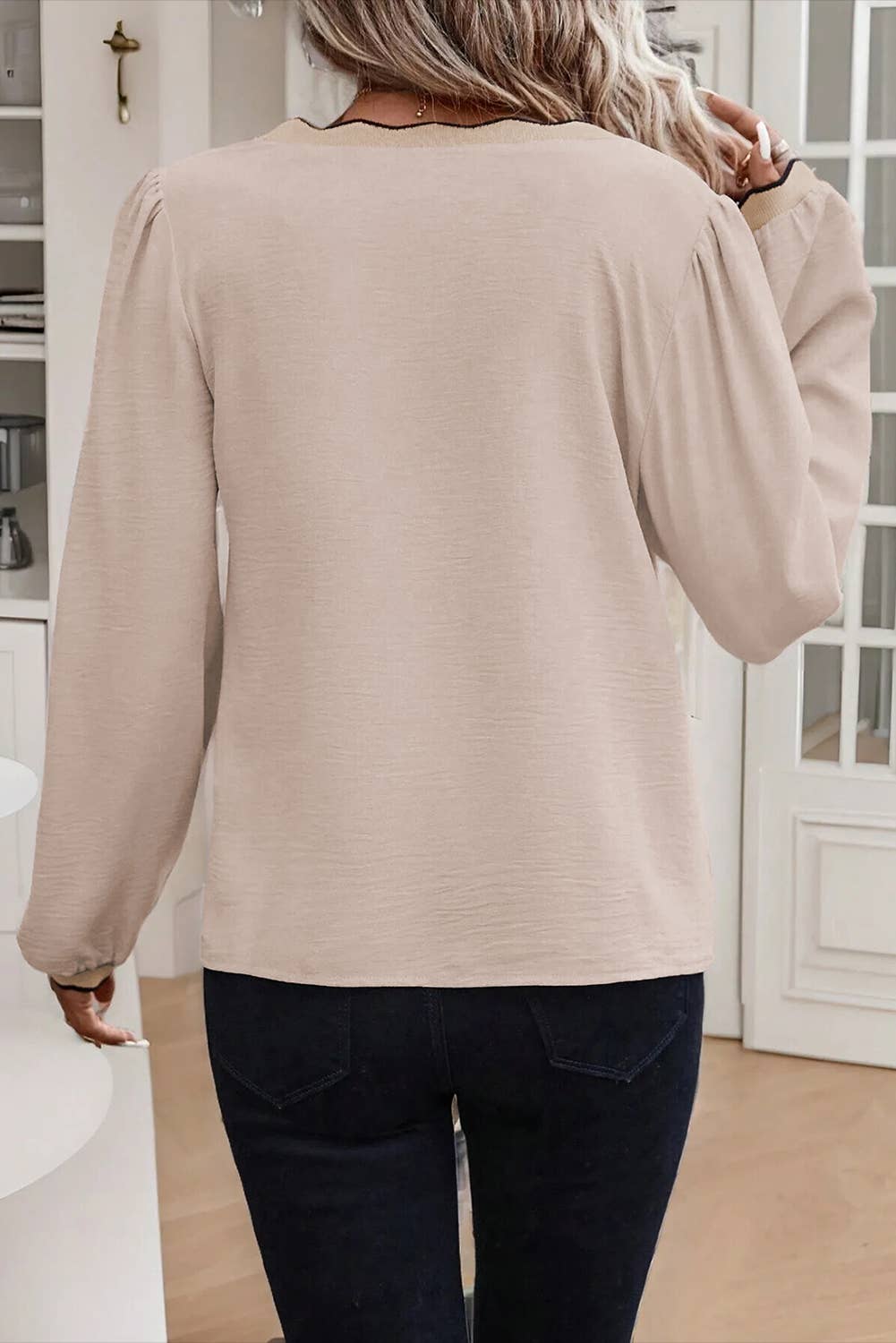 Contrast Scallop Trim V Neck Long Sleeve Blouse