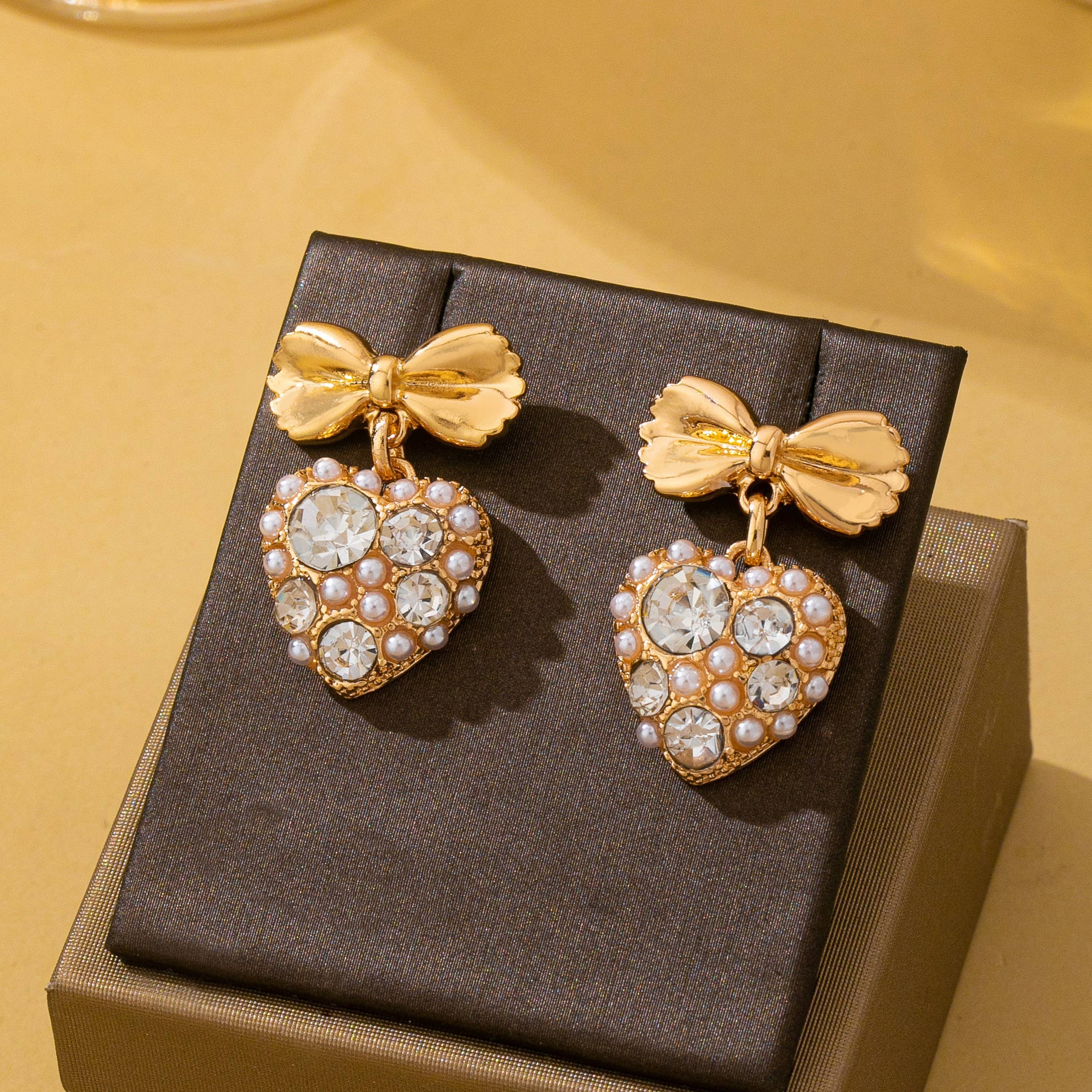 Romantic Crystal Pearl Bow Dangle Earrings | 80E62995