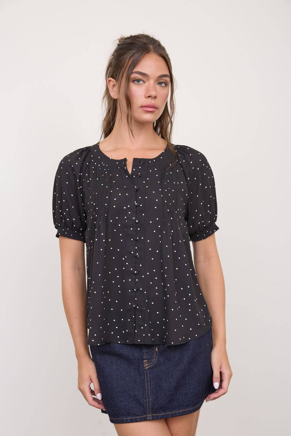 PINTUCK POLKA DOT BUTTON DOWN PUFF SLEEVE TOP