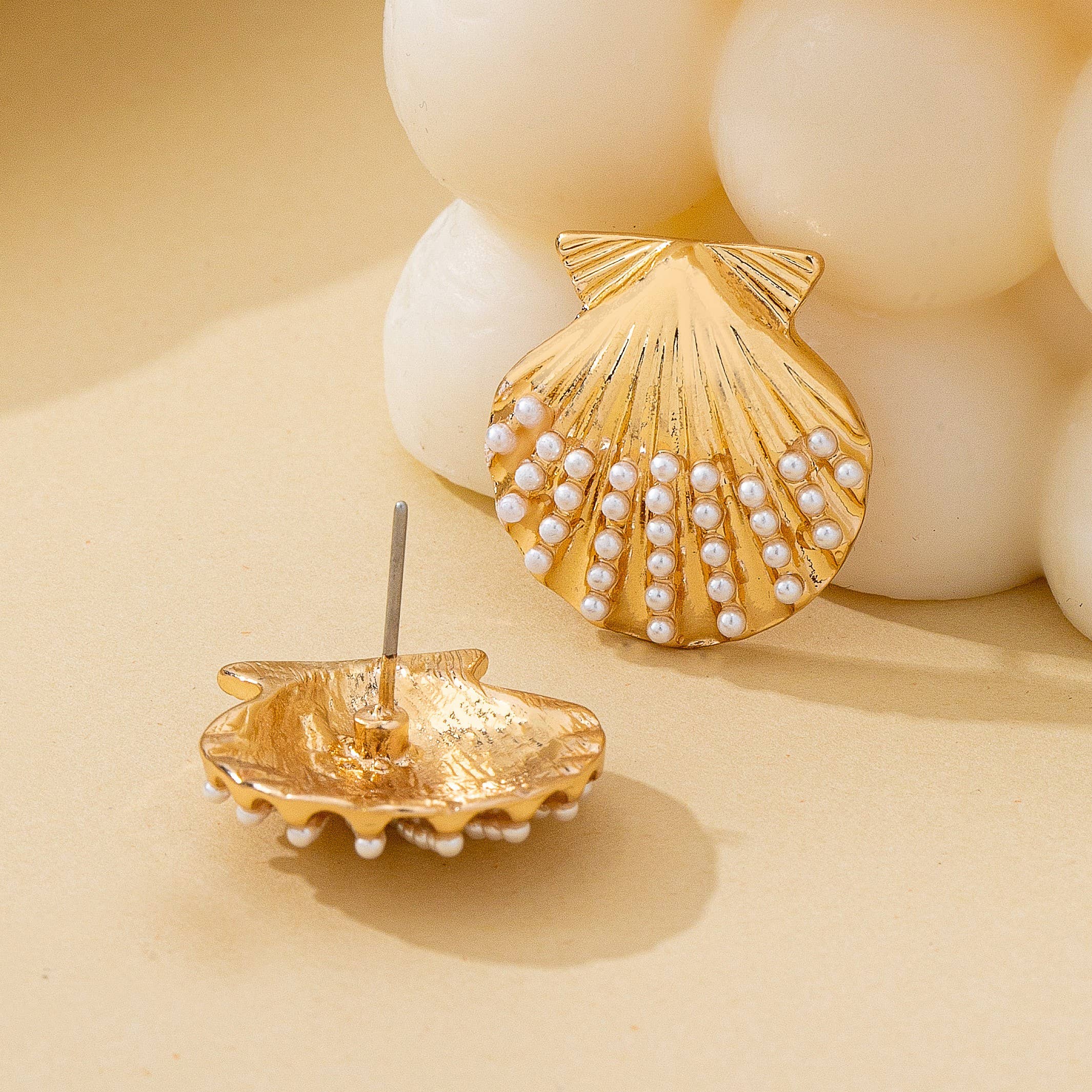 Scalloped Shell Pearl Stud Earrings | 80E62126