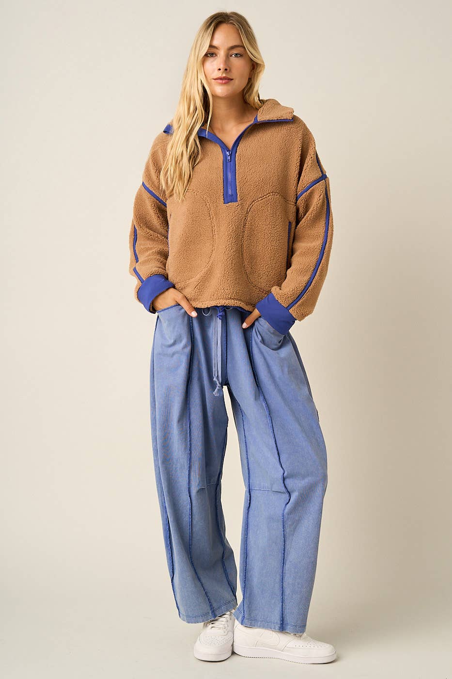HALF ZIP CONTRAST DETAIL FLEECE SWEATSHIRT