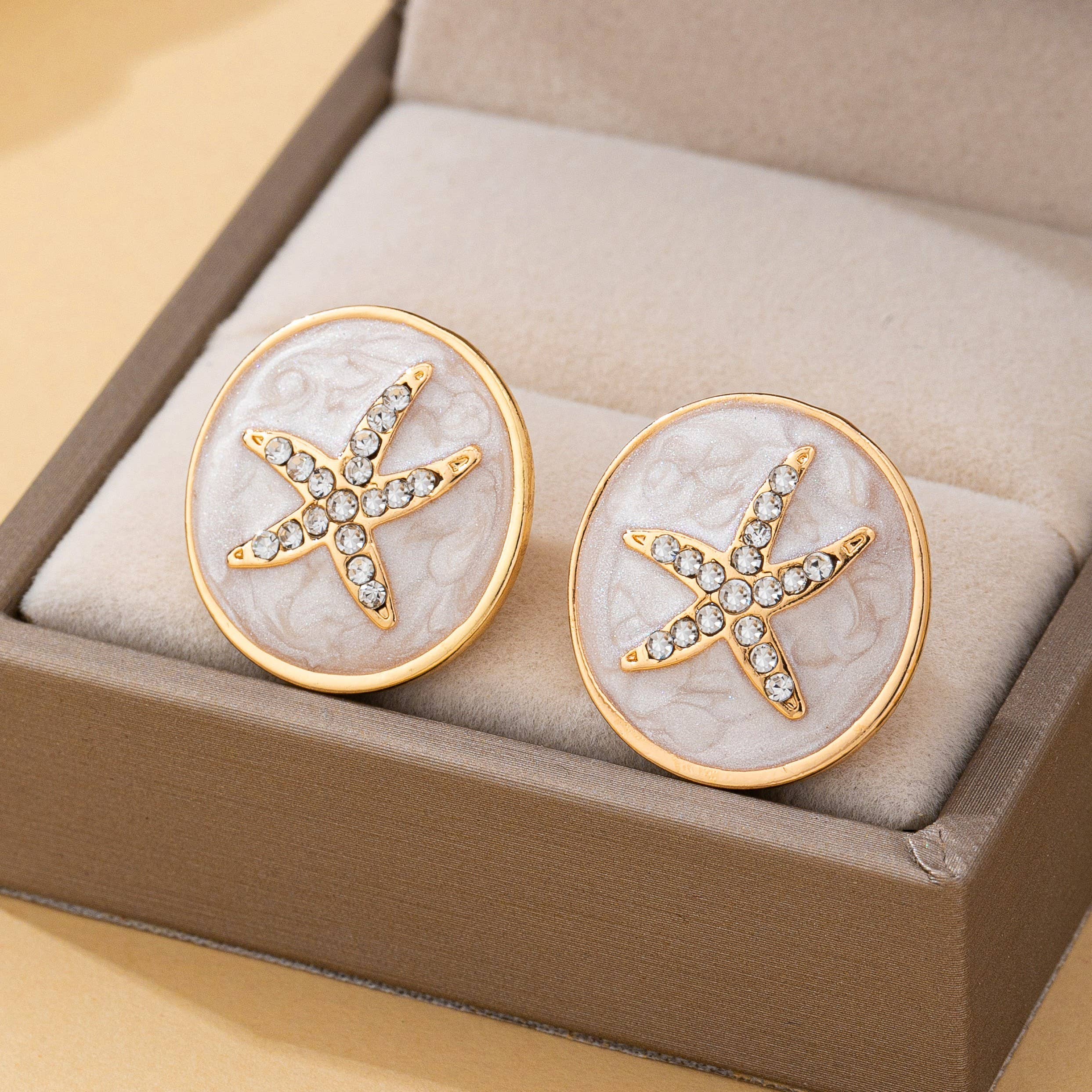 Starfish Medallion Stud Earrings | 80E62189